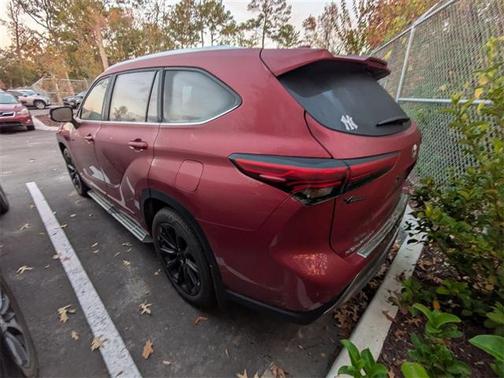 2022 Toyota Highlander Platinum