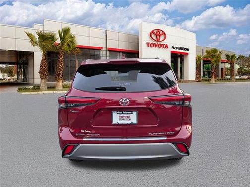 2022 Toyota Highlander Platinum
