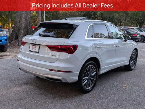 Glacier White 2022 Audi Q3 40 Premium