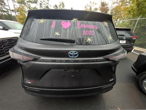 2025 Toyota Sienna XLE