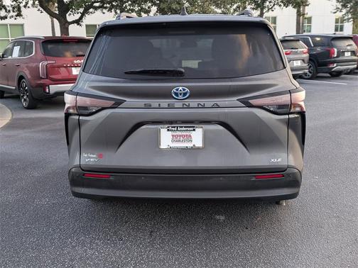 2025 Toyota Sienna XLE