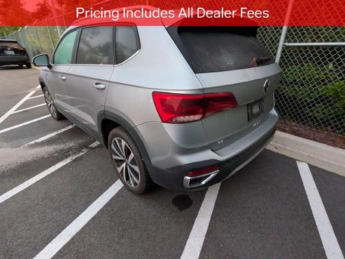 Pyrite Silver Metallic 2024 Volkswagen Taos 1.5T SE