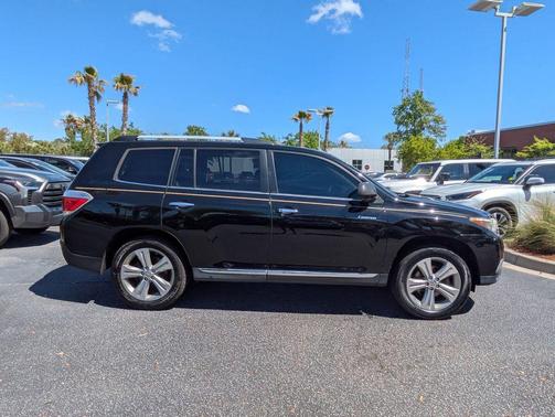 Black 2013 Toyota Highlander Limited