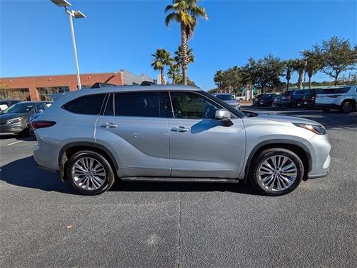 2024 Toyota Highlander Platinum