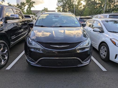 2017 Chrysler Pacifica Touring-L Plus