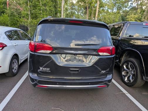2017 Chrysler Pacifica Touring-L Plus