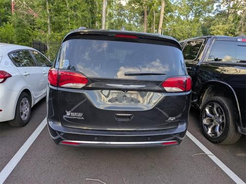 2017 Chrysler Pacifica Touring-L Plus
