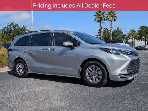 Celestial Silver Metallic 2024 Toyota Sienna XLE