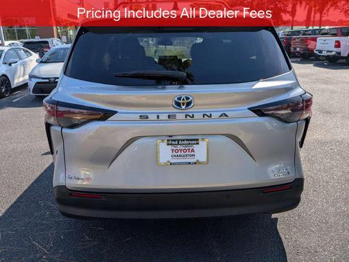 Celestial Silver Metallic 2024 Toyota Sienna XLE