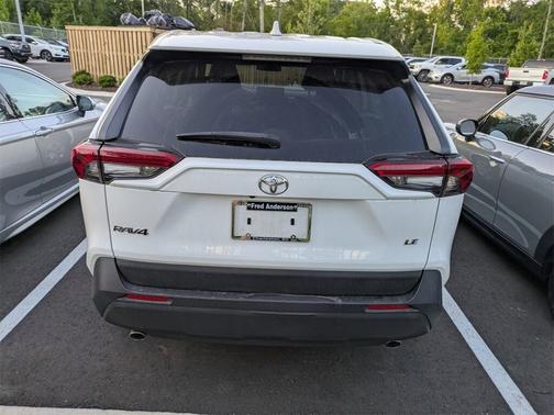 2022 Toyota RAV4 LE