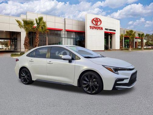Wind Chill Pearl 2025 Toyota Corolla XSE