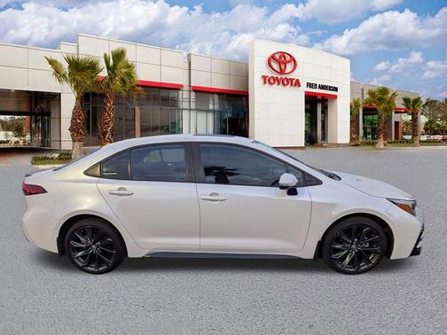 Wind Chill Pearl 2025 Toyota Corolla XSE