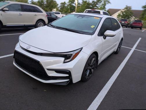 Wind Chill Pearl 2025 Toyota Corolla XSE