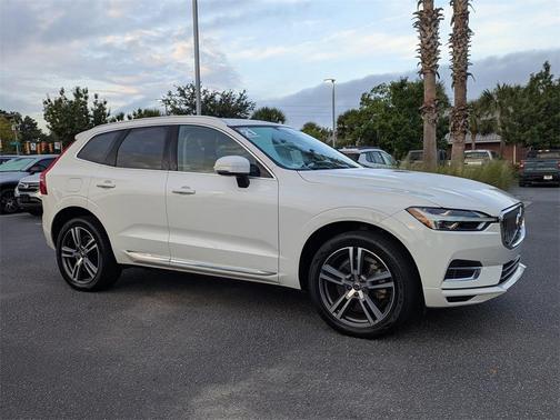 2021 Volvo XC60 Recharge Plug-In Hybrid T8 Inscription Expression