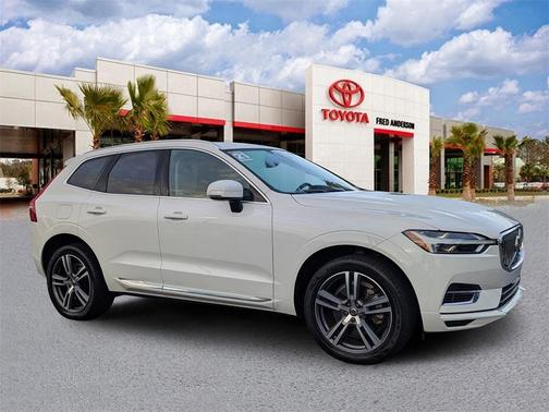 2021 Volvo XC60 Recharge Plug-In Hybrid T8 Inscription Expression