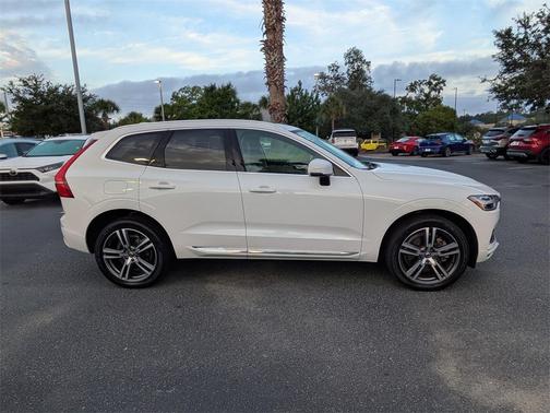 2021 Volvo XC60 Recharge Plug-In Hybrid T8 Inscription Expression