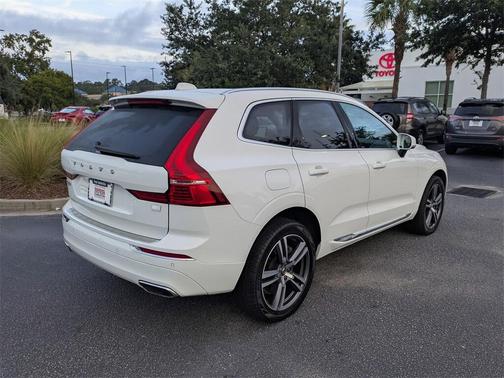 2021 Volvo XC60 Recharge Plug-In Hybrid T8 Inscription Expression