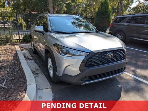 2024 Toyota Corolla Cross LE