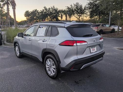 2024 Toyota Corolla Cross LE