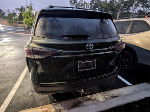 2023 Toyota Sienna XLE