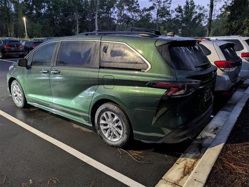 2023 Toyota Sienna XLE