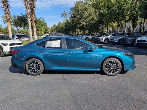 2025 Toyota Camry XLE