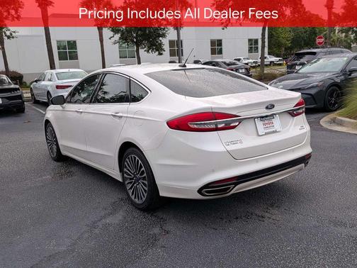 WHITE PLATINUM MET TRI-COAT 2017 Ford Fusion SE