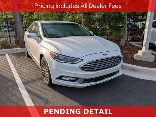 WHITE PLATINUM MET TRI-COAT 2017 Ford Fusion SE
