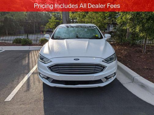 WHITE PLATINUM MET TRI-COAT 2017 Ford Fusion SE