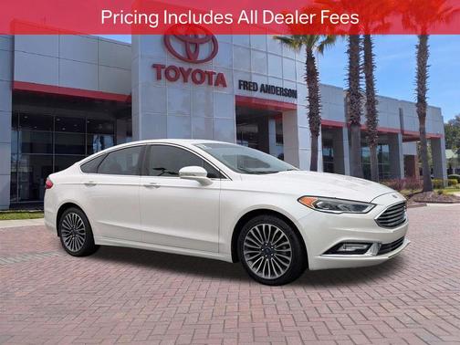 WHITE PLATINUM MET TRI-COAT 2017 Ford Fusion SE