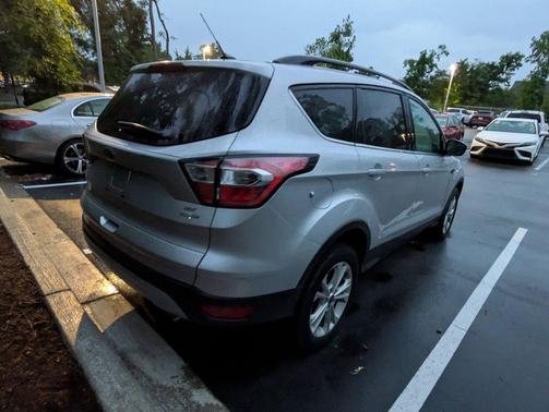 INGOT SILVER METALLIC 2018 Ford Escape SE