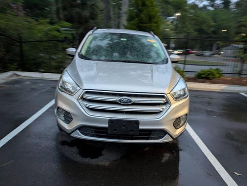 INGOT SILVER METALLIC 2018 Ford Escape SE