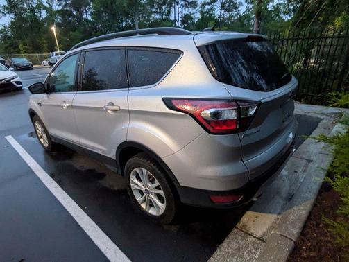 INGOT SILVER METALLIC 2018 Ford Escape SE