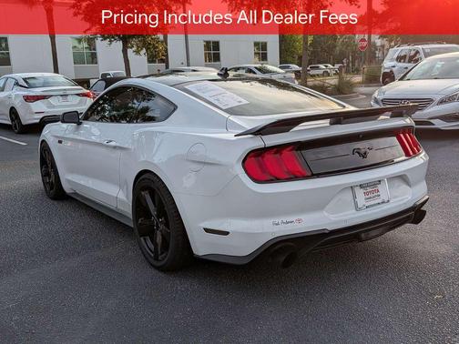 Oxford White 2022 Ford Mustang EcoBoost