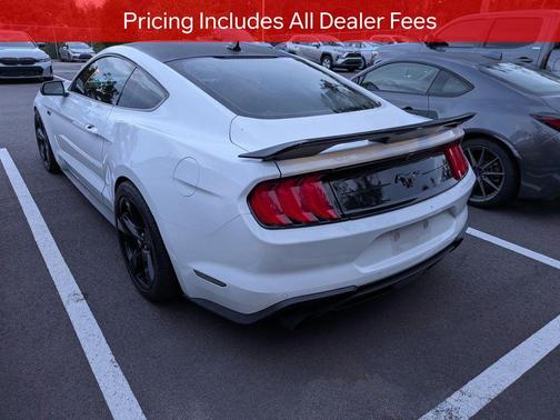 Oxford White 2022 Ford Mustang EcoBoost