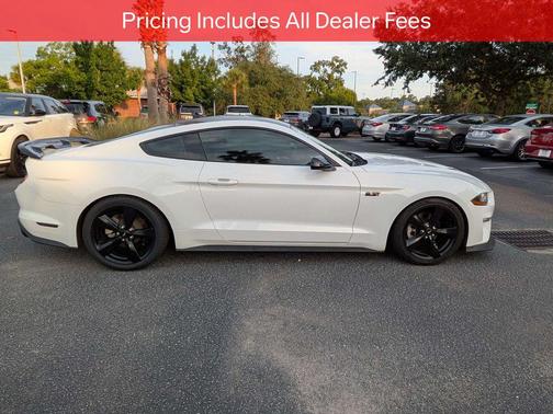Oxford White 2022 Ford Mustang EcoBoost
