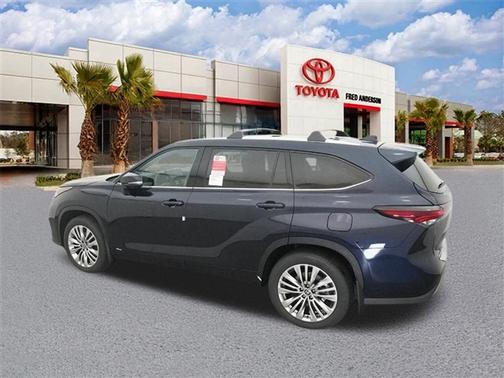 2026 Toyota Highlander Hybrid Platinum