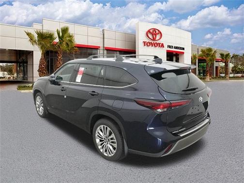 2026 Toyota Highlander Hybrid Platinum