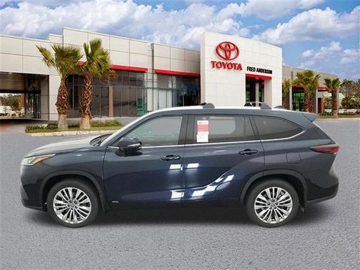 2026 Toyota Highlander Hybrid Platinum