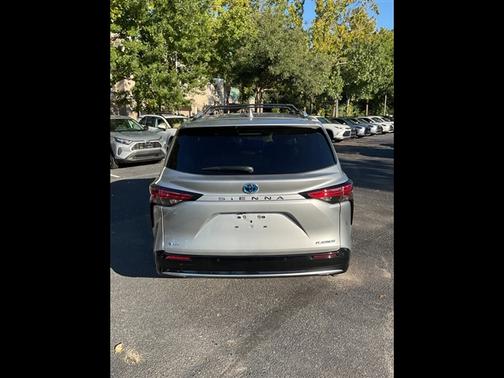 2025 Toyota Sienna Platinum 7 Passenger