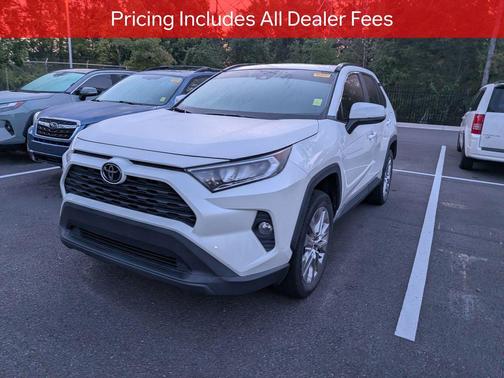 Blizzard Pearl 2021 Toyota RAV4 XLE Premium