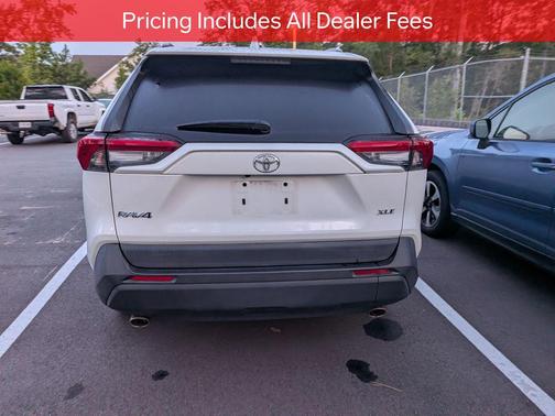 Blizzard Pearl 2021 Toyota RAV4 XLE Premium