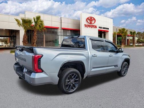2023 Toyota Tundra Hybrid Platinum
