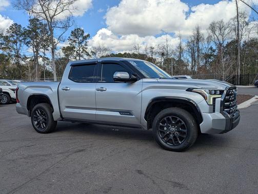 2023 Toyota Tundra Hybrid Platinum