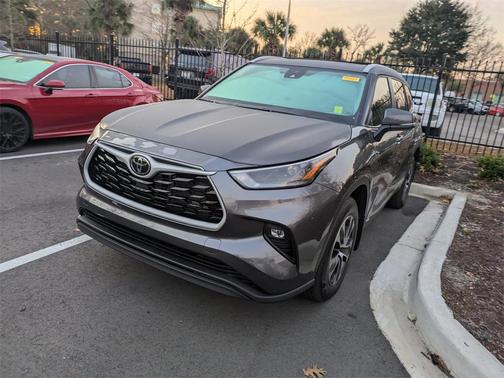 2025 Toyota Highlander Hybrid XLE