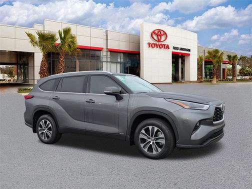 2025 Toyota Highlander Hybrid XLE