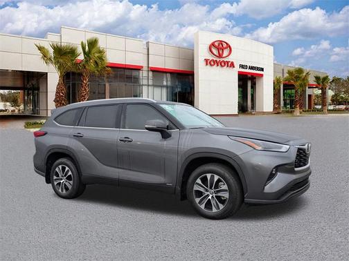 2025 Toyota Highlander Hybrid XLE