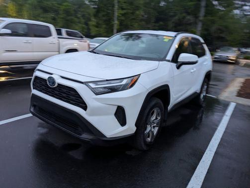 Ice Cap 2024 Toyota RAV4 Hybrid XLE
