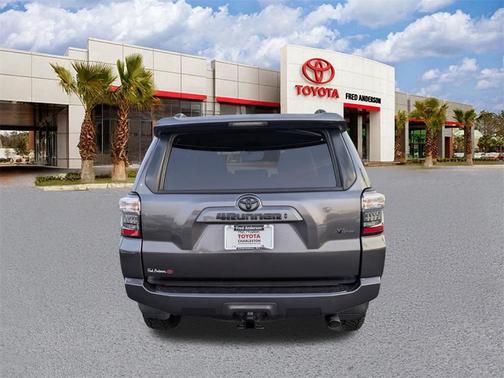 2022 Toyota 4Runner SR5