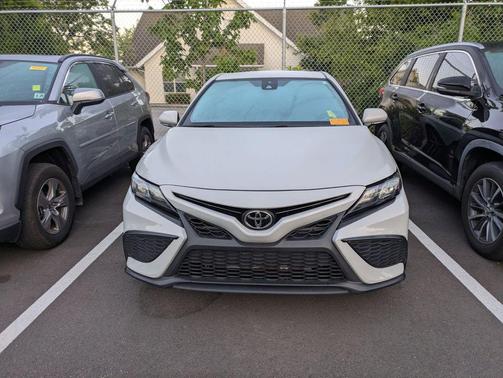 Ice Edge 2024 Toyota Camry SE